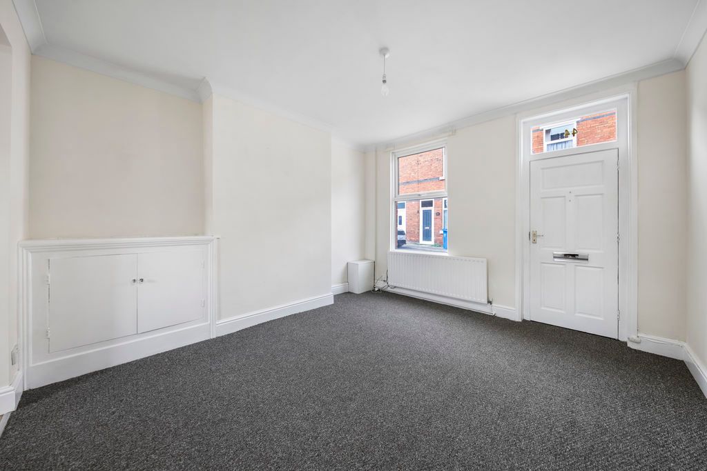 Property photo 2 of 20 Living Room