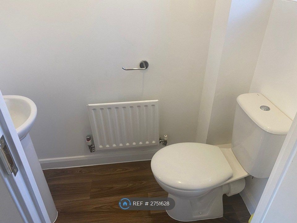 Property photo 3 of 25 Ground Floor Toilet