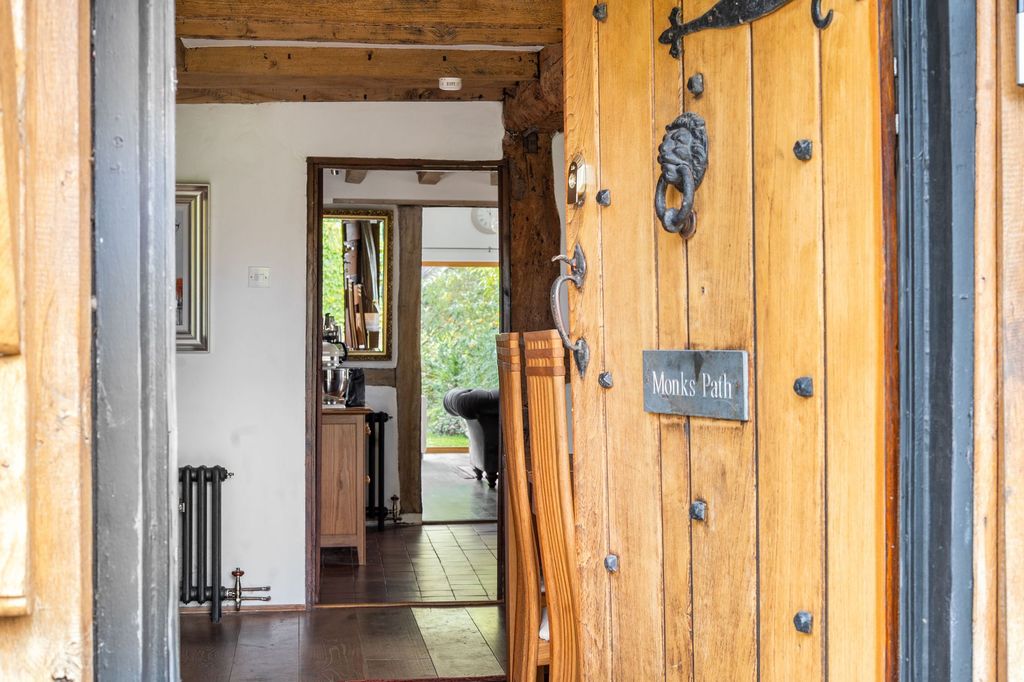 Property photo 2 of 23