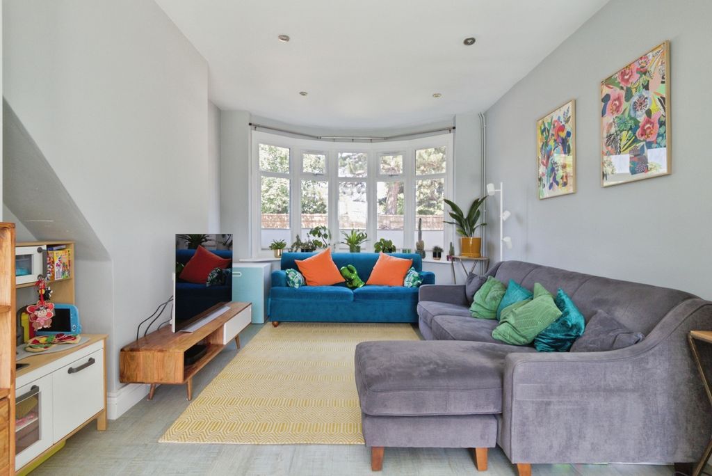 Property photo 2 of 20 Pbox-Img.Jpg