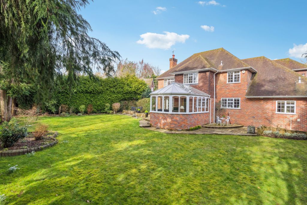 Property photo 2 of 19