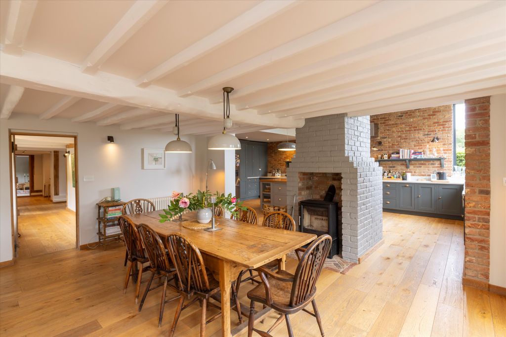 Property photo 2 of 27 Image