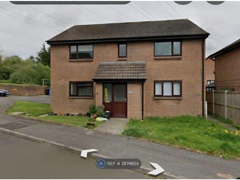 Property photo 2 of 9 1 Bed First Floor Flat