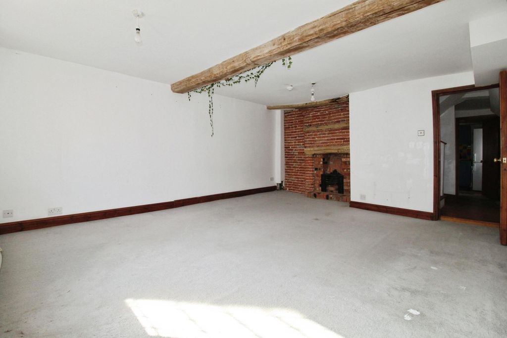 Property photo 2 of 20 Pbox-Bedroom-340855.Jpg