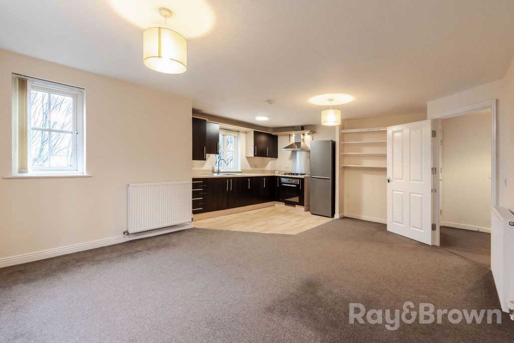 Property photo 2 of 28