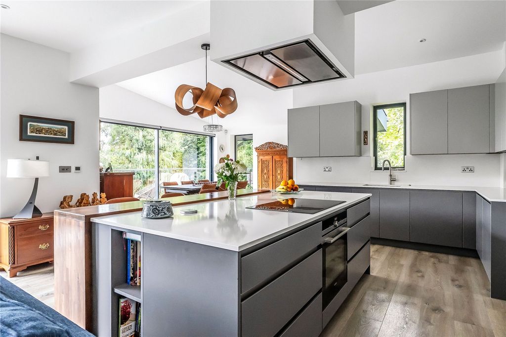 Property photo 2 of 20 Kitchen