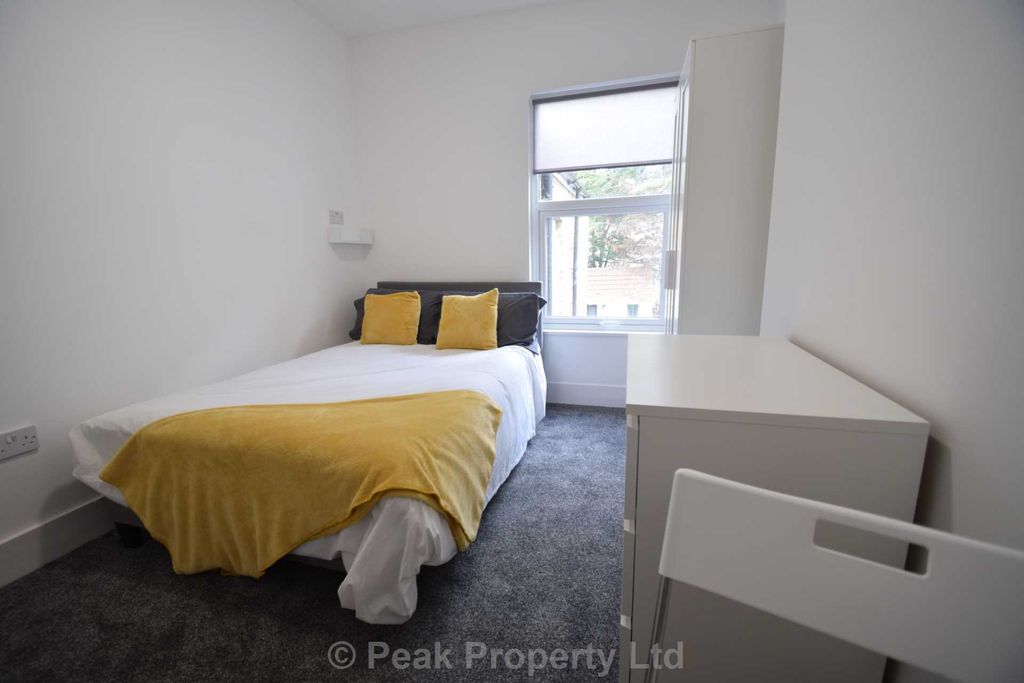 Property photo 1 of 3