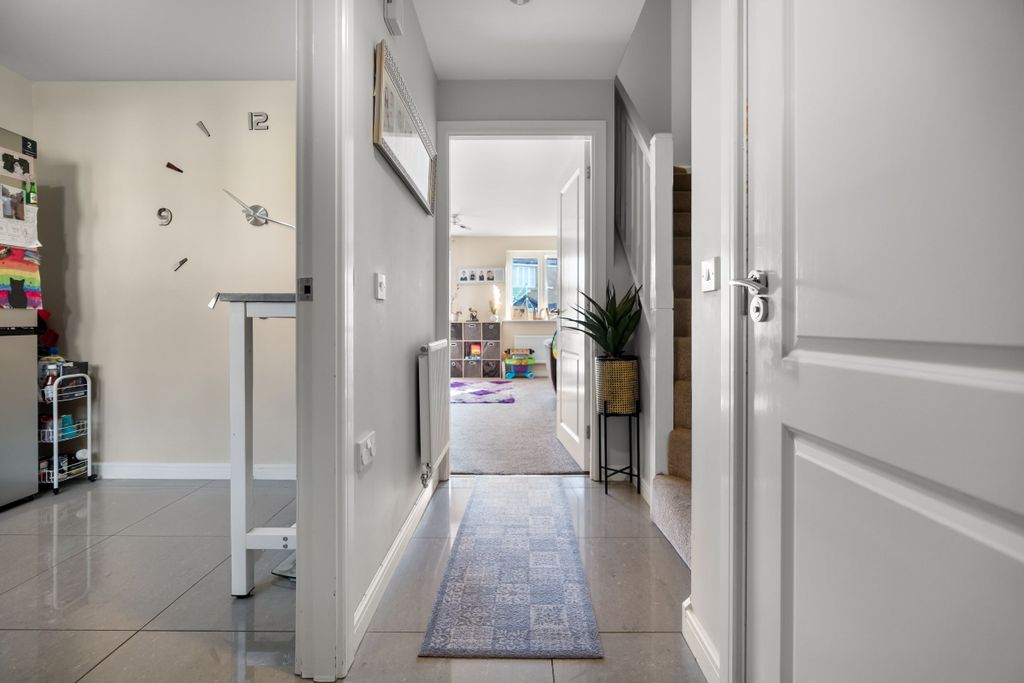 Property photo 3 of 35