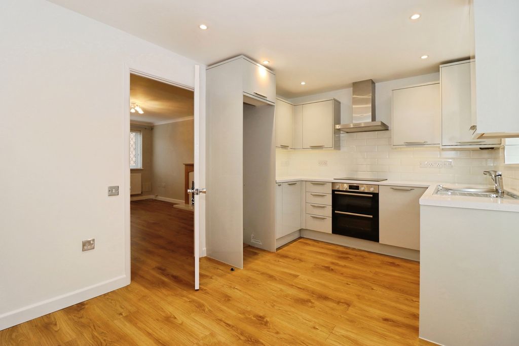 Property photo 2 of 17 Photo