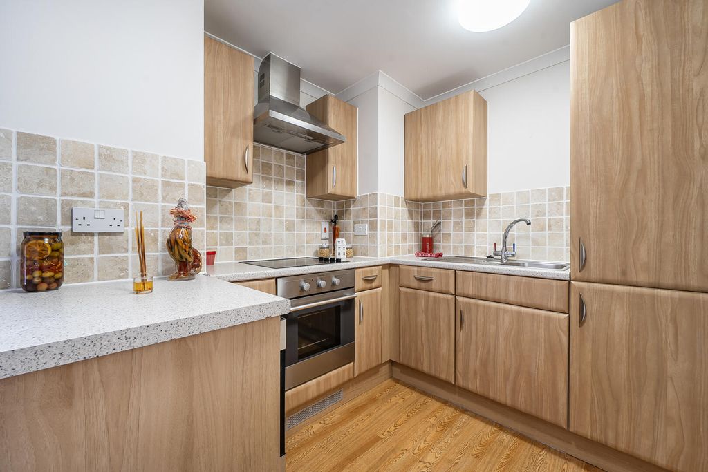 Property photo 2 of 11 Kitchen