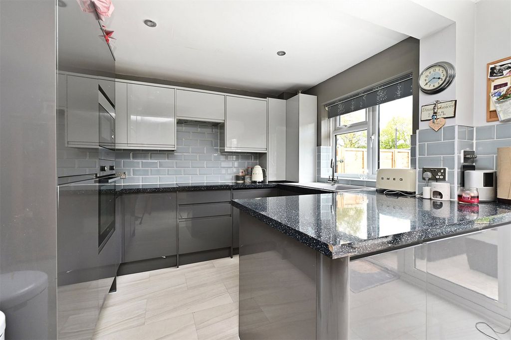 Property photo 3 of 13 Picture No. 02