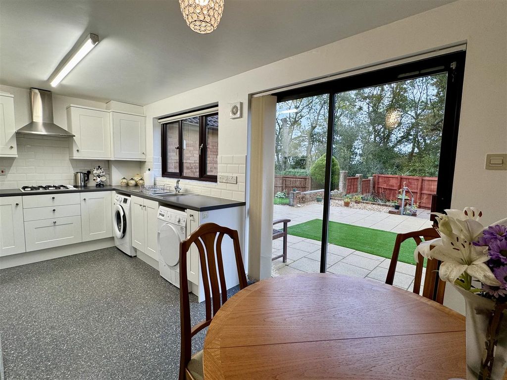 Property photo 3 of 18 Kitchen Dining Room