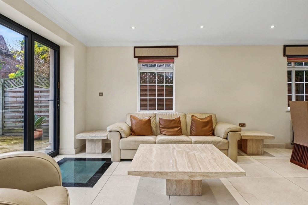 Property photo 2 of 13 4854961