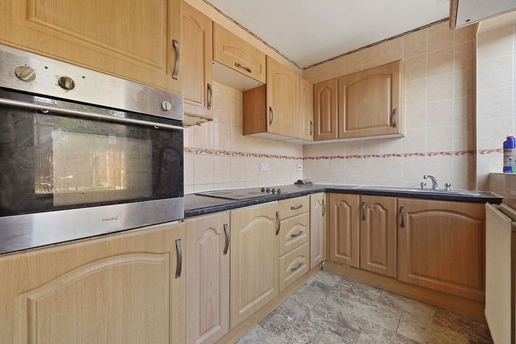 Property photo 3 of 15 Kitchen