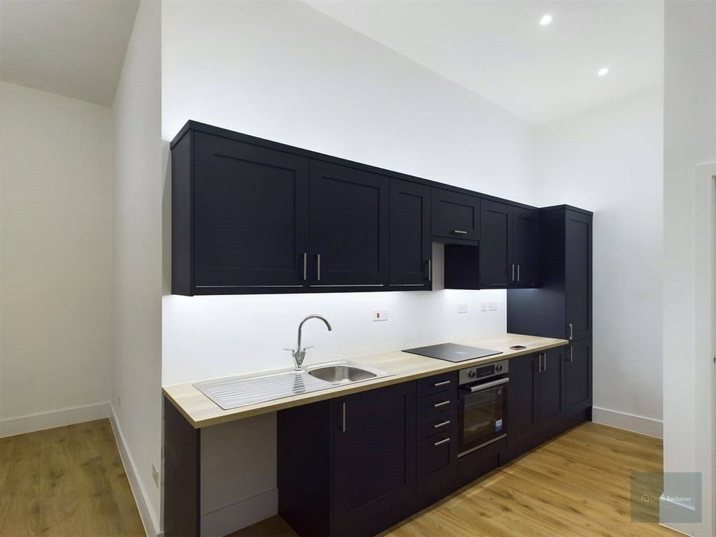 Property photo 3 of 9 Cam03907G0-Pr0052-St