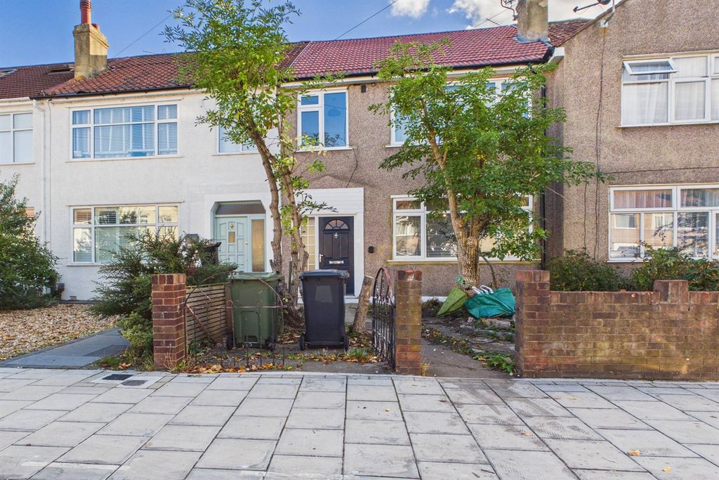 Property photo 1 of 11 External