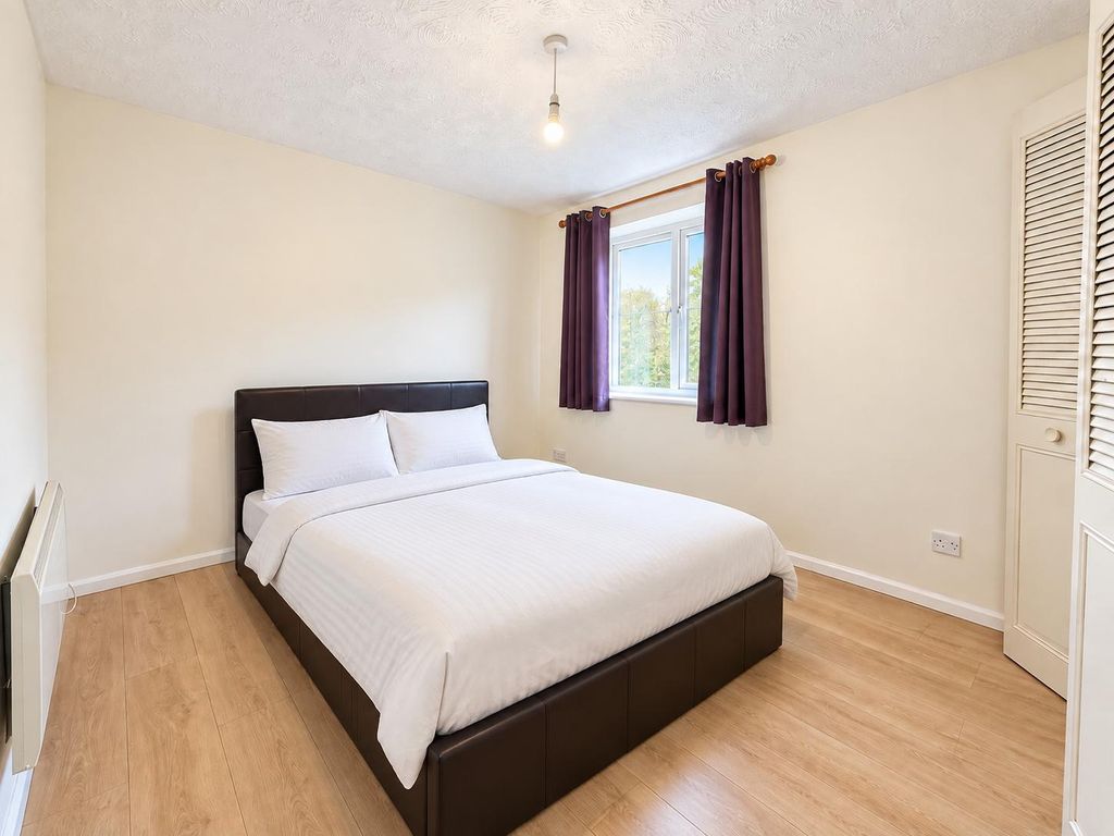 Property photo 1 of 6 Sundrew Court, Elmcore Cl, Wembley, Ha0 (4)
