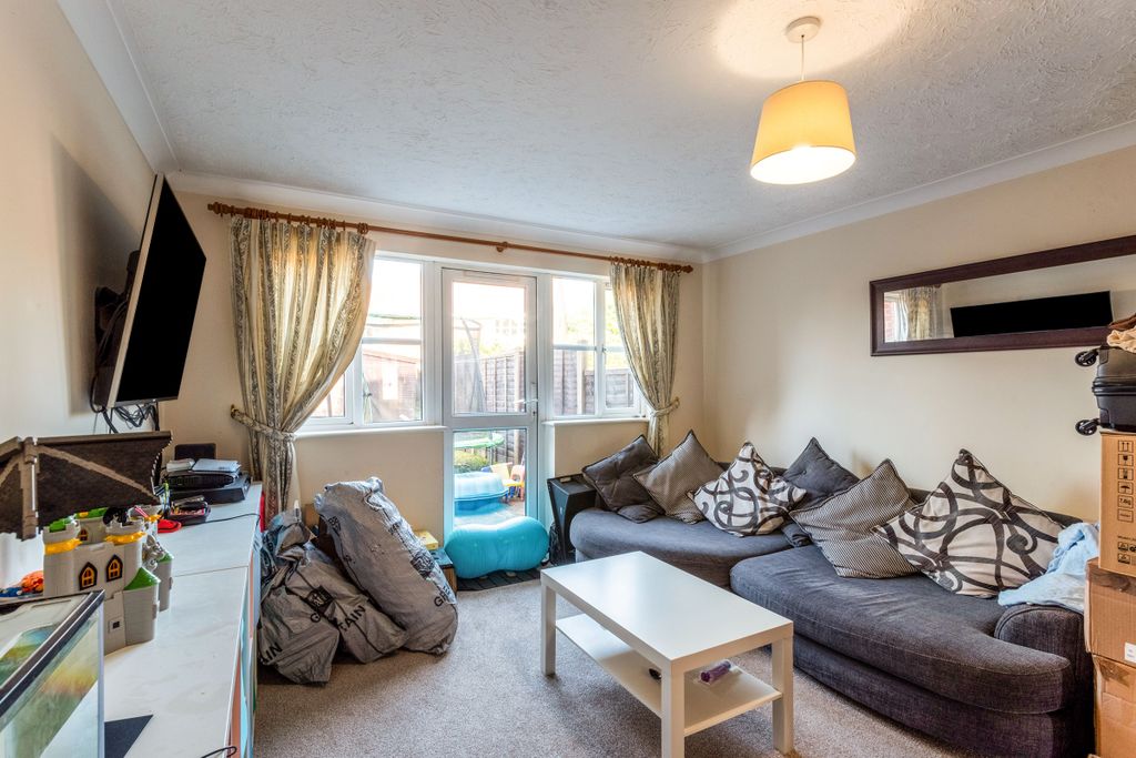 Property photo 2 of 7 Lounge