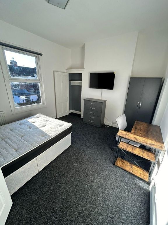 Property photo 2 of 6 8825868.Jpg