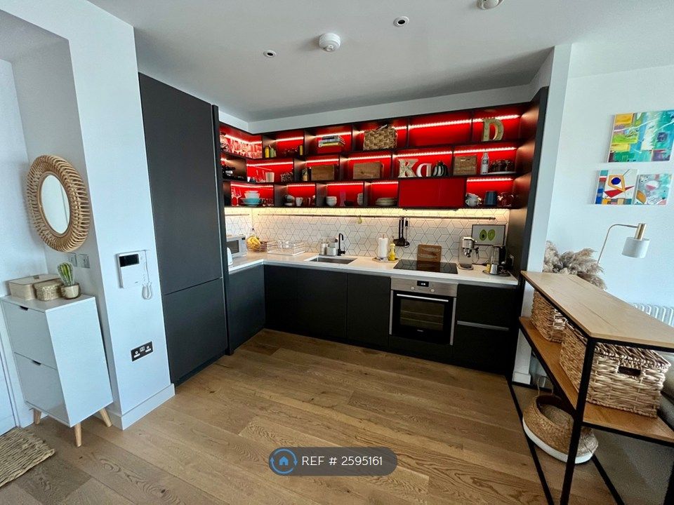 Property photo 3 of 14 Kitchen 1