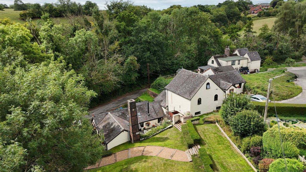 Property photo 2 of 35