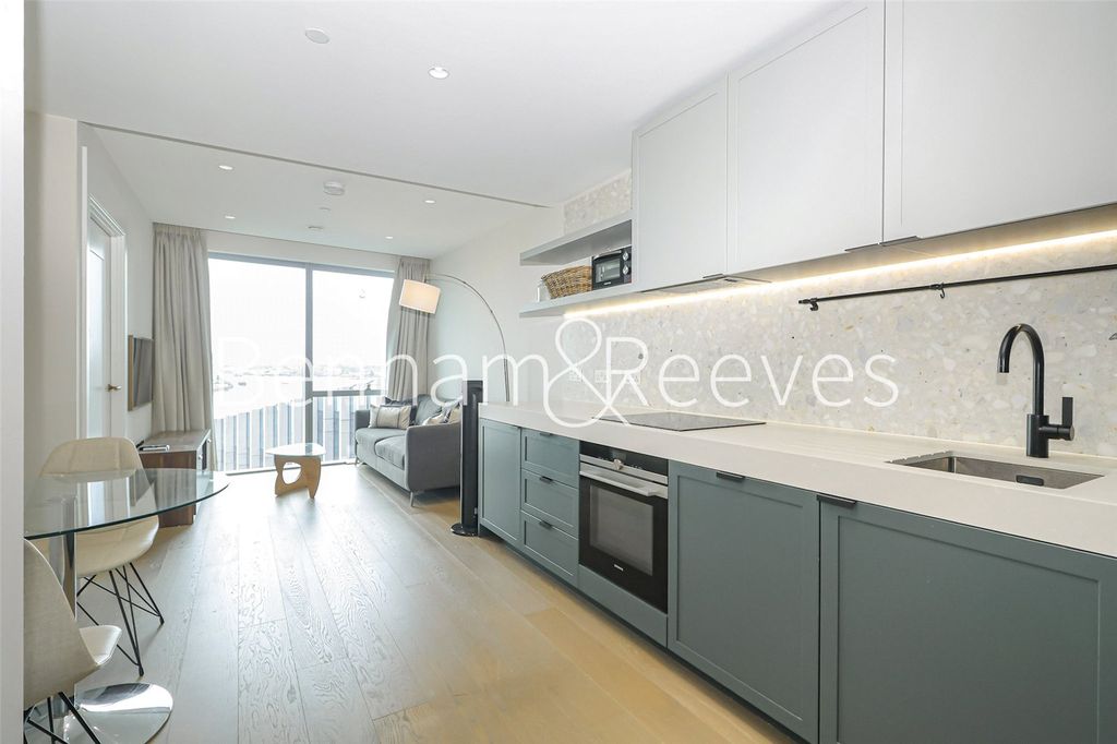 Property photo 1 of 18 Picture No. 02