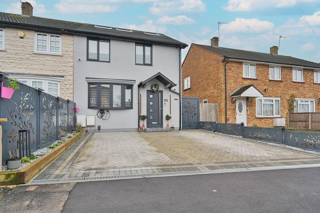 Property photo 2 of 31