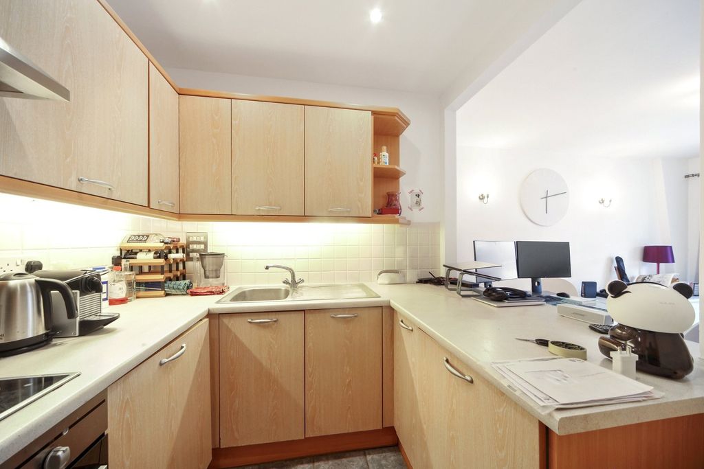 Property photo 3 of 8