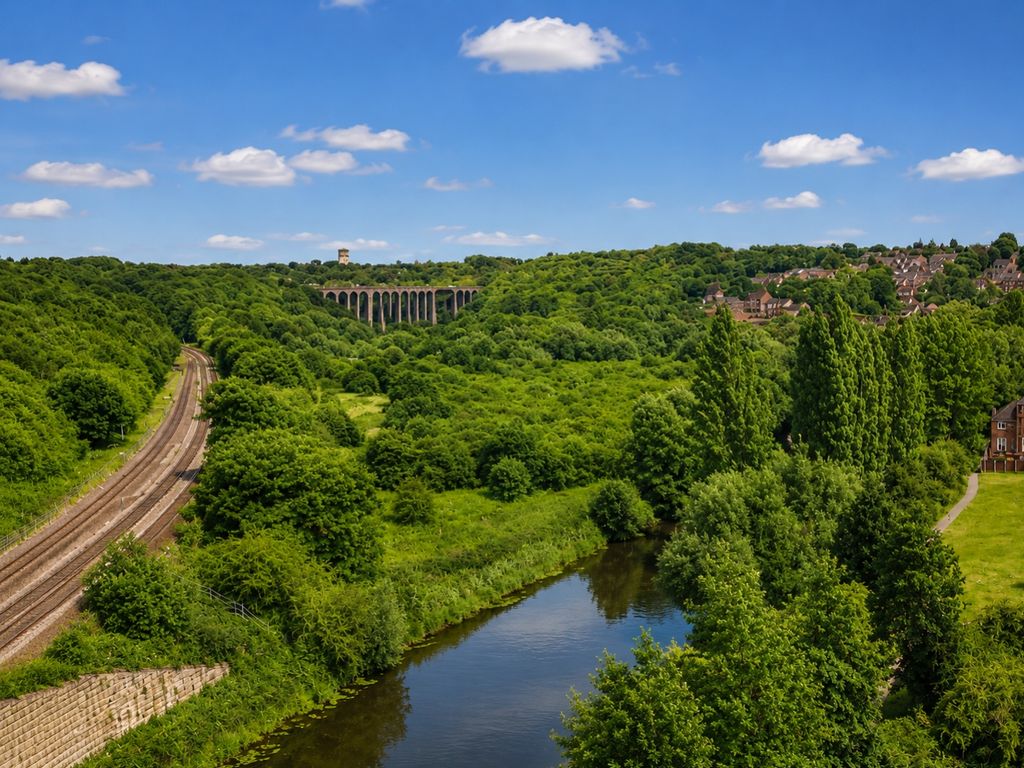Property photo 3 of 14 Viaduct