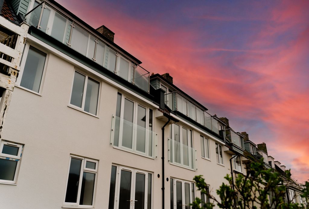 Property photo 1 of 8 Photo 8