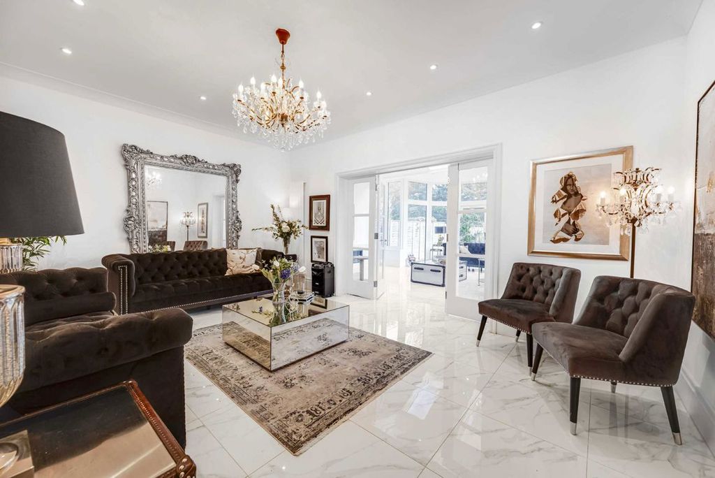 Property photo 2 of 9