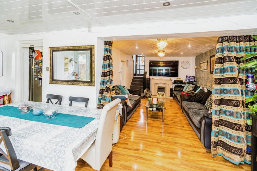 Property photo 3 of 19 Pbox-Img.Jpg