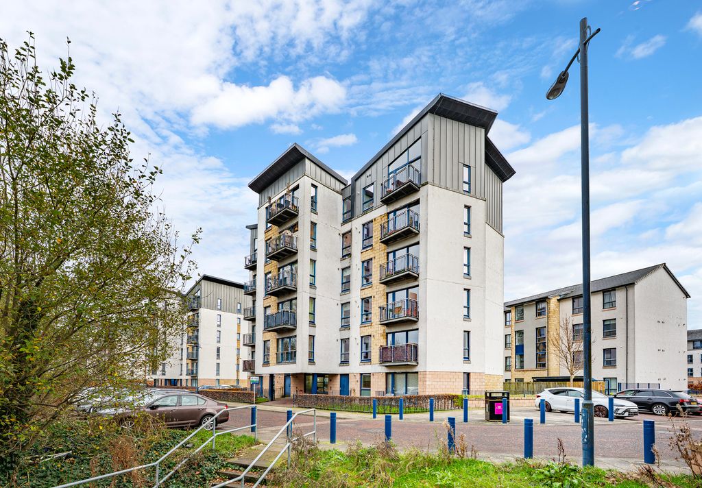 Property photo 1 of 30