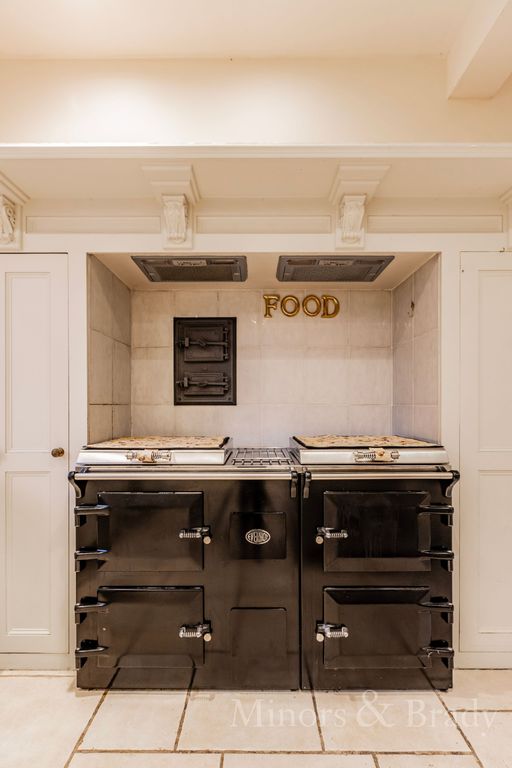 Property photo 3 of 28