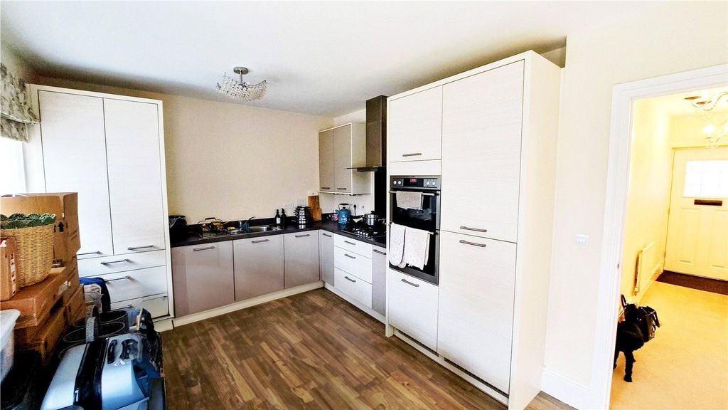 Property photo 2 of 9 Picture No. 15