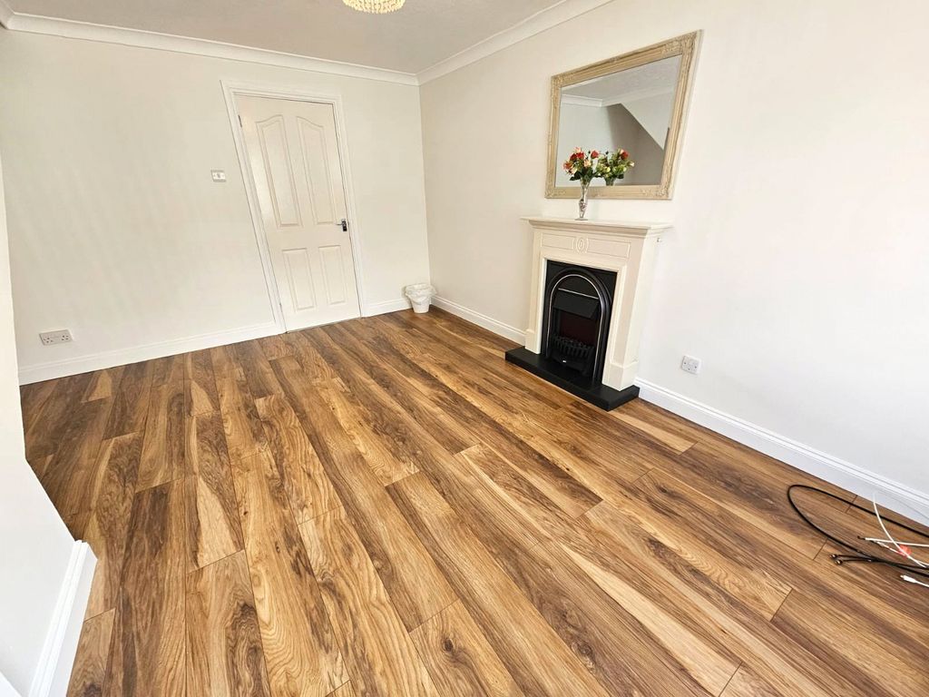 Property photo 3 of 16 Picture No. 17