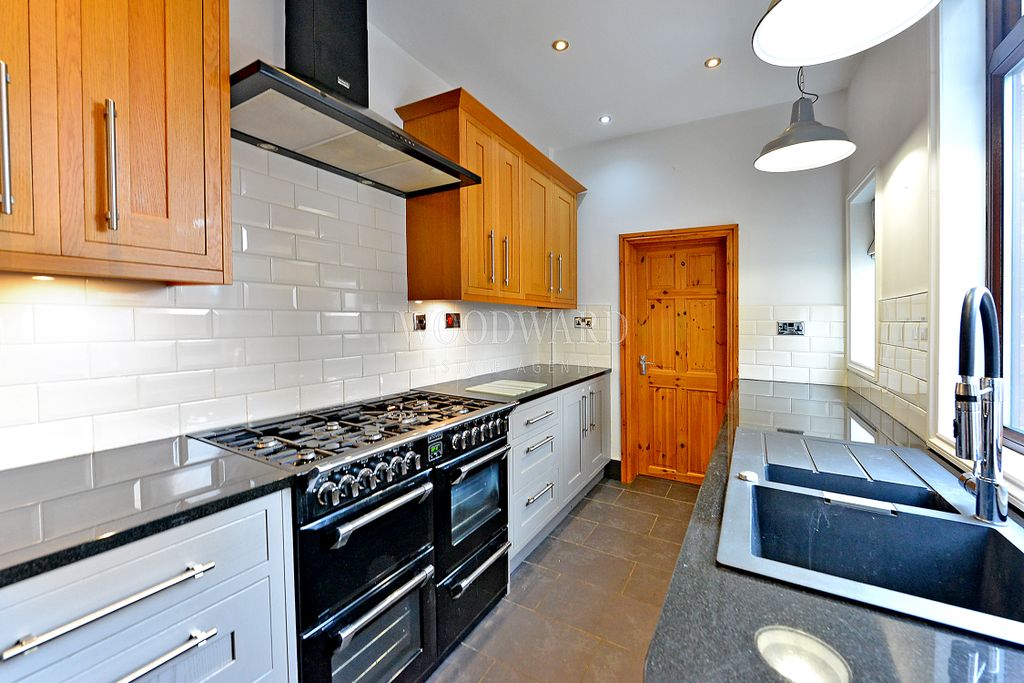 Property photo 2 of 21 Kitchen