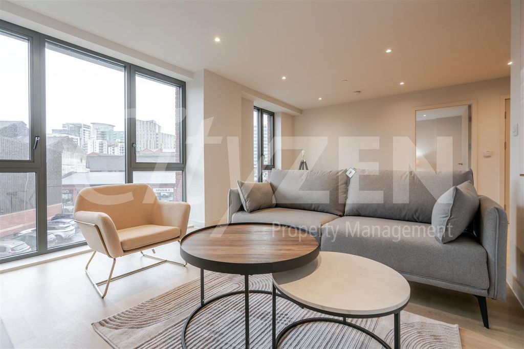 Property photo 1 of 27 Reception