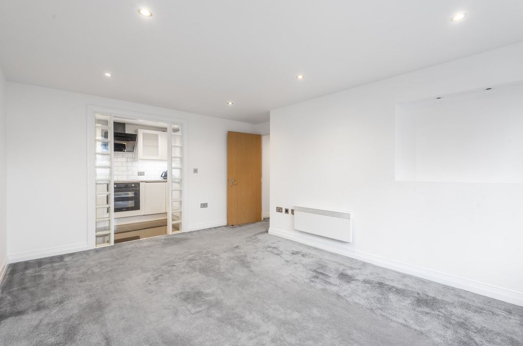 Property photo 3 of 11 Sitting Room