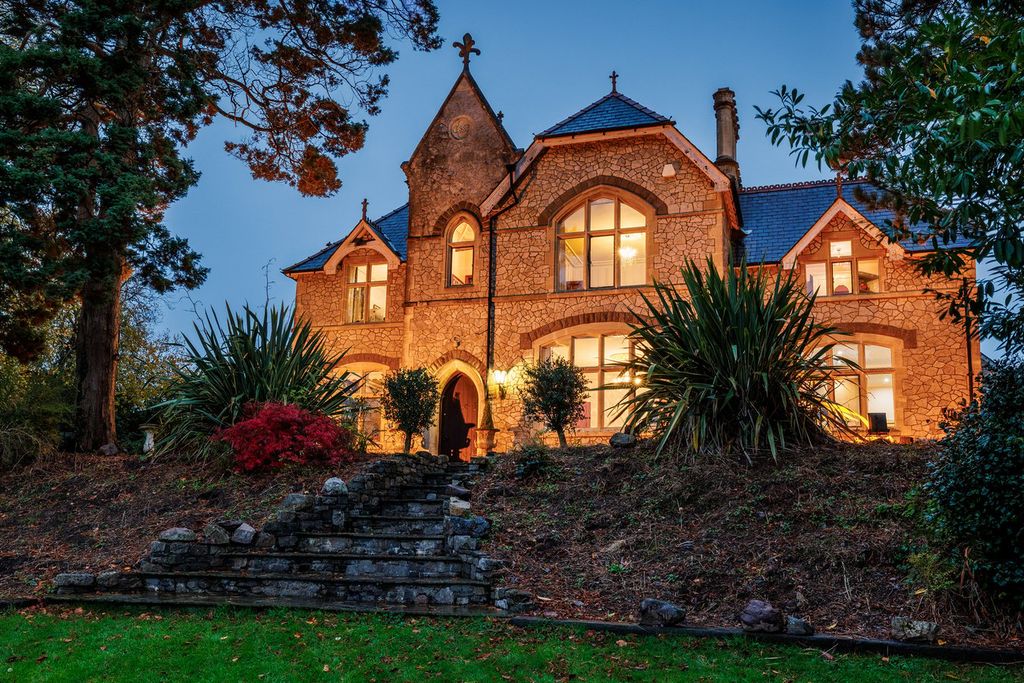 Property photo 3 of 34