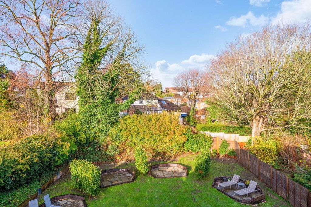 Additional image 17 of 2 bed flat for saleThe Drive, Coulsdon CR5