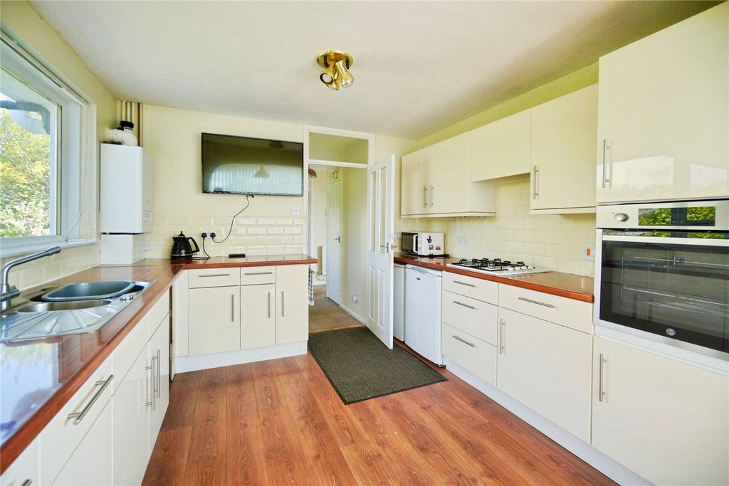 Property photo 2 of 16 Picture No. 23