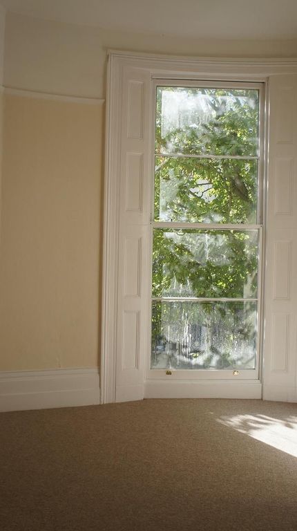 Property photo 2 of 37