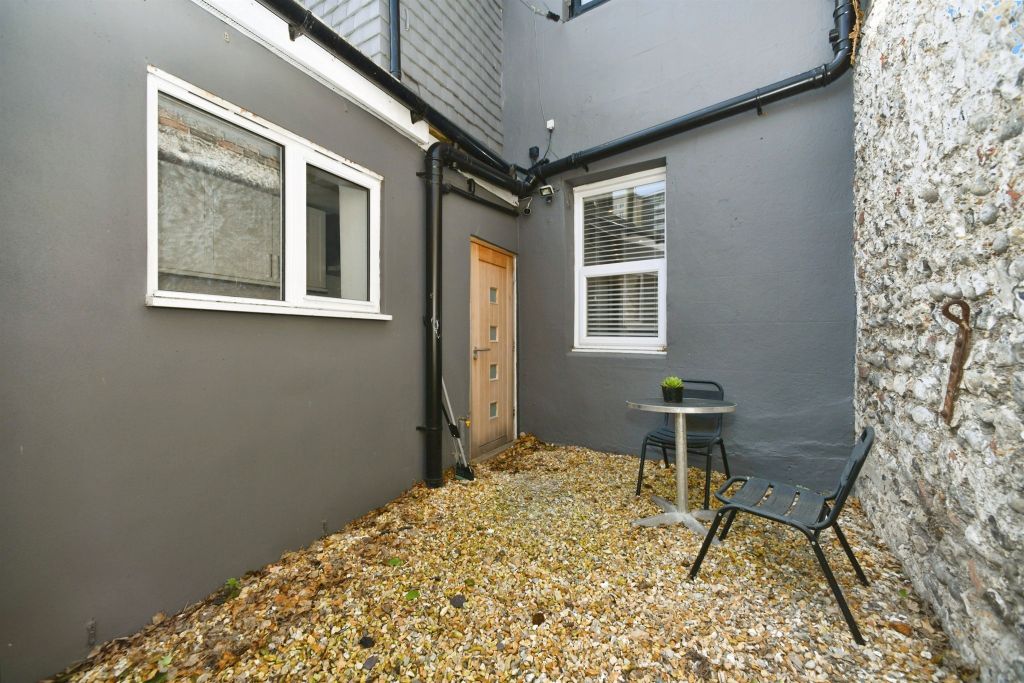 Property photo 3 of 20