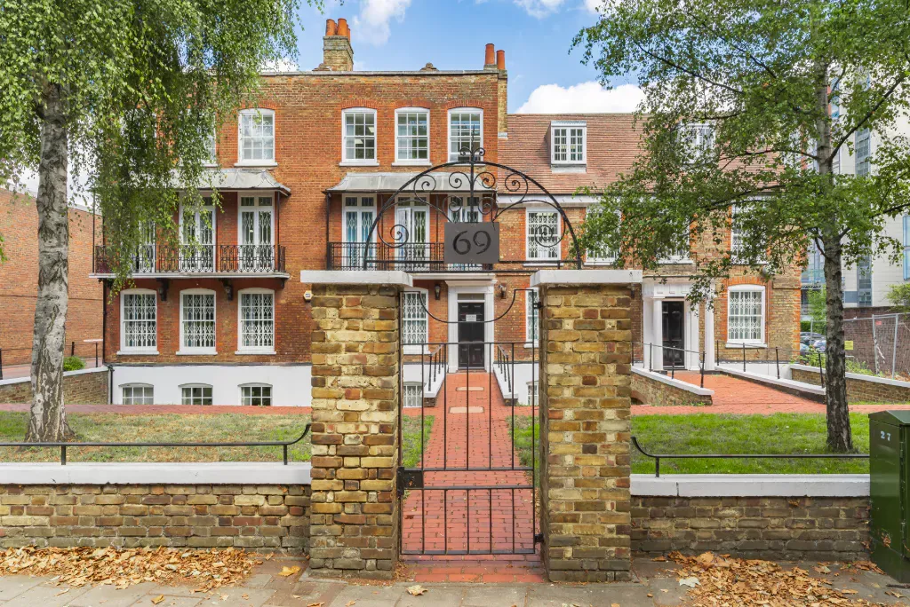 Property photo 1 of 8