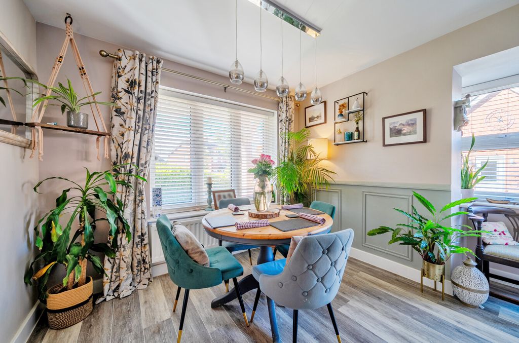 Property photo 2 of 18 1538509201A1639B413De0