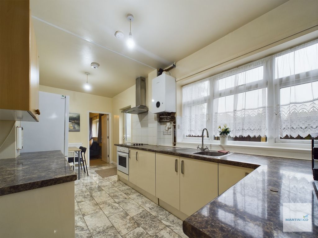 Property photo 3 of 12 Cam03394G0-Pr0096-Still005