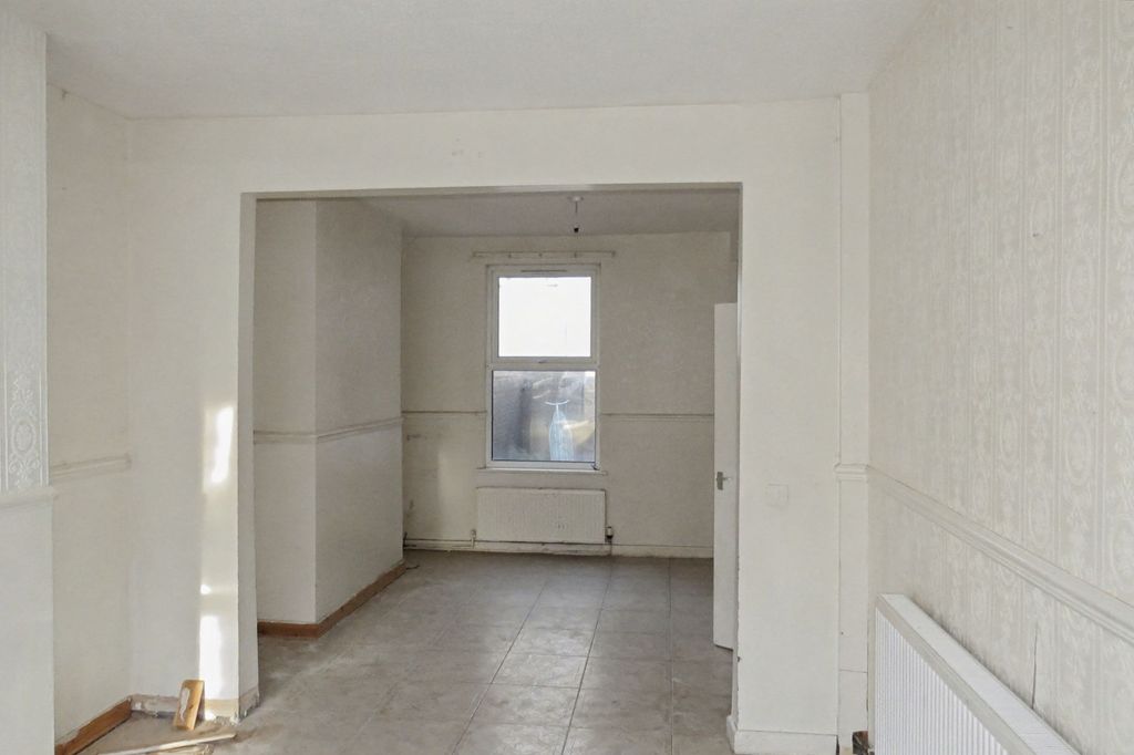 Property photo 2 of 22 52 Grasmere Street, Liverpool L5 6Rj