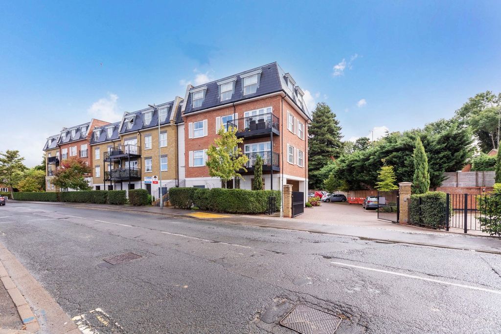 Property photo 2 of 13