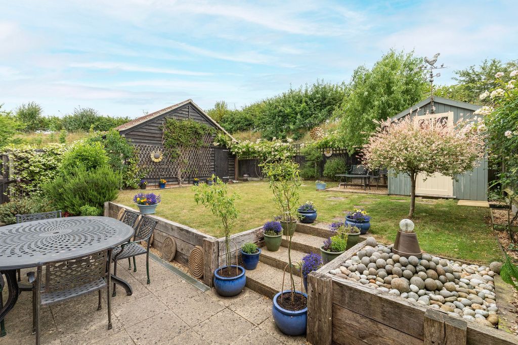 Property photo 3 of 23